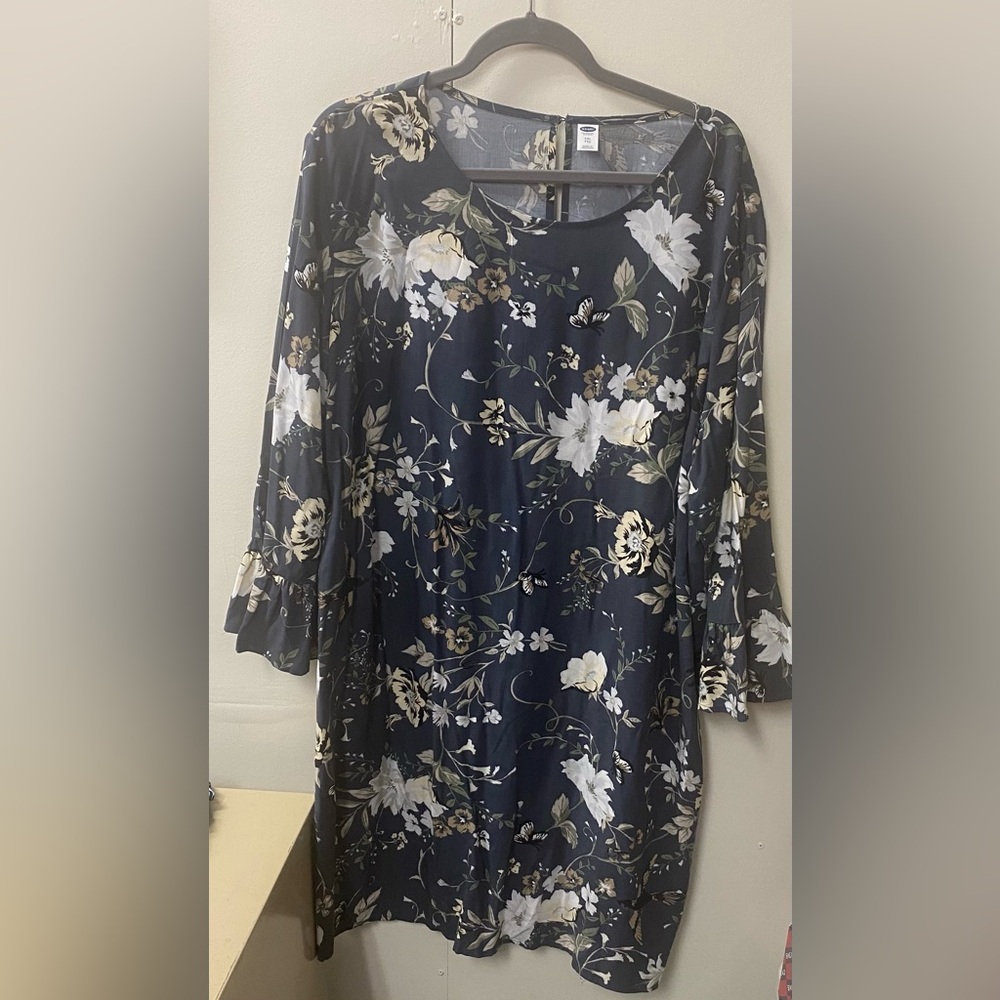 Old Floral Print Dress - Gray and White, and black